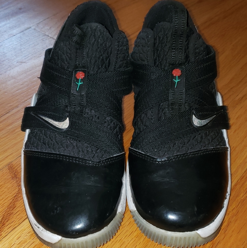 Nike Lebron Soldier 2 PS Shoes AO2912-005 Kids Size 1Y